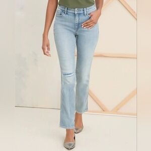 Chico's Women's Straight Leg Ankle Jeans Light‎ Wash Distressed DefineMe Size 4